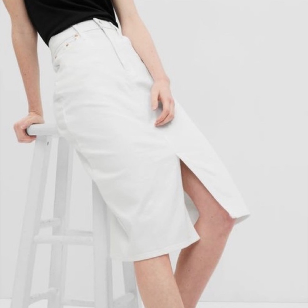 Gap icon white denim skirt. NWT